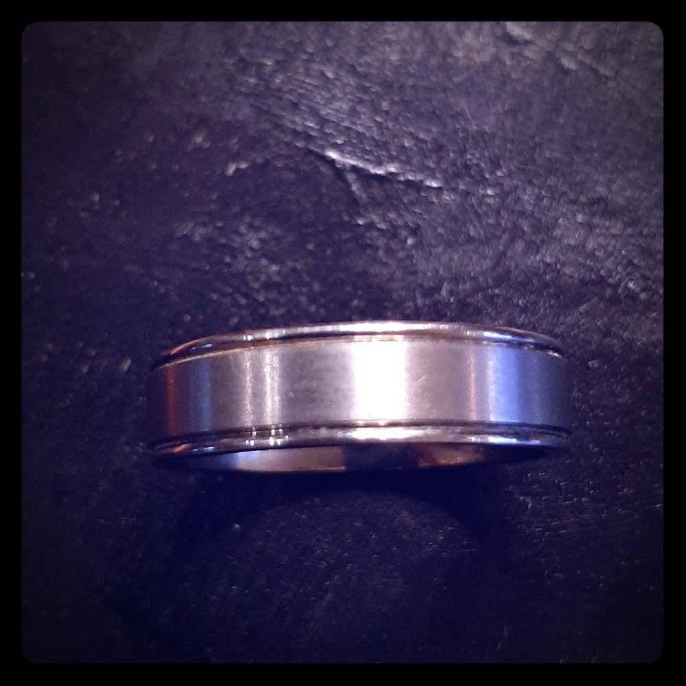 Titanium  band